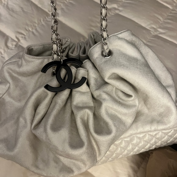 CHANEL Handbags - Chanel Metallic Silver Shoulder Bag